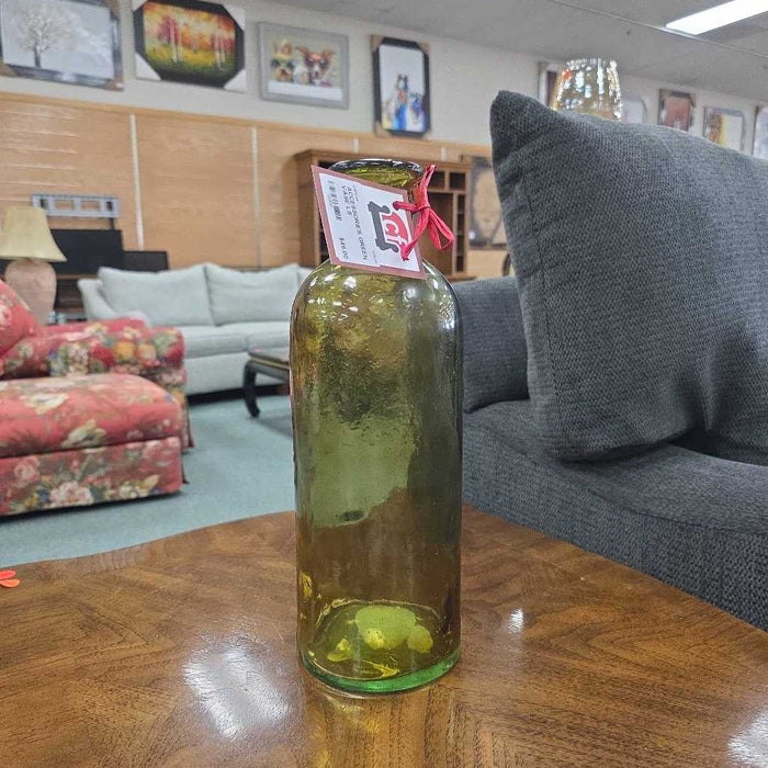 GREEN VASE LS