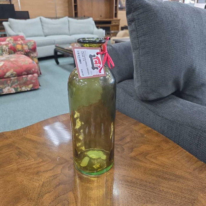 GREEN VASE LS