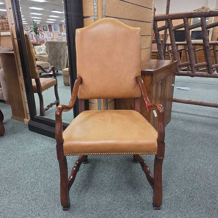 LEATHER ACCENT CHAIR SK