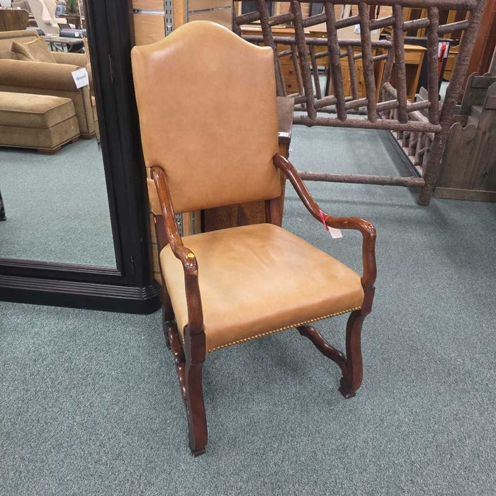 LEATHER ACCENT CHAIR SK