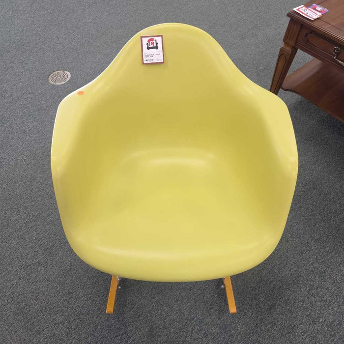 EAMES CHAIR BTK