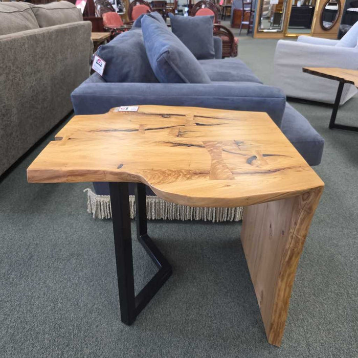 WATERFALL EDGE ACCENT TABLE LSH