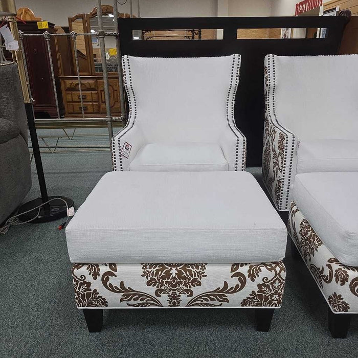 CHAIR WITH OTTOMAN BCA