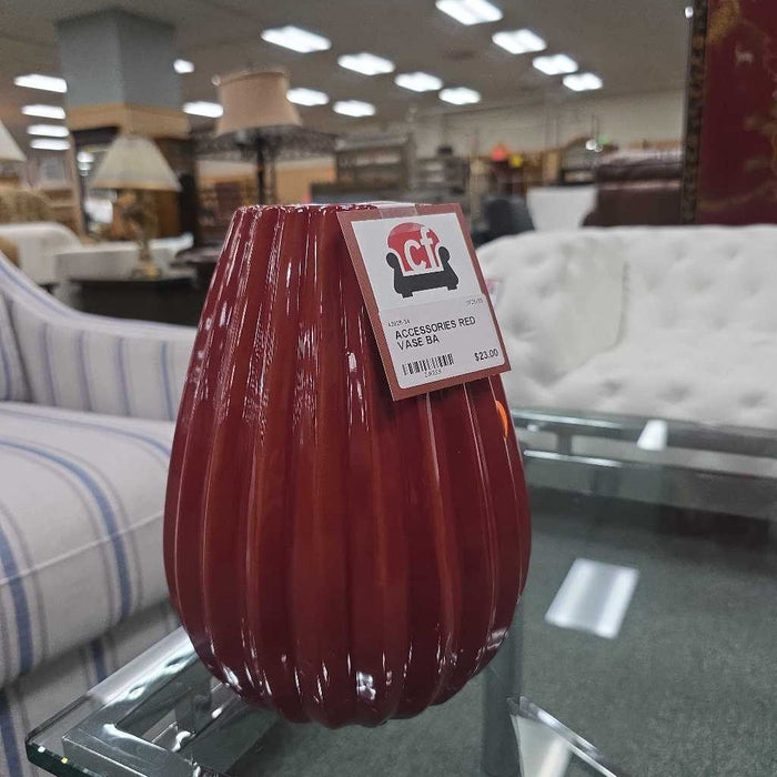 RED VASE BA