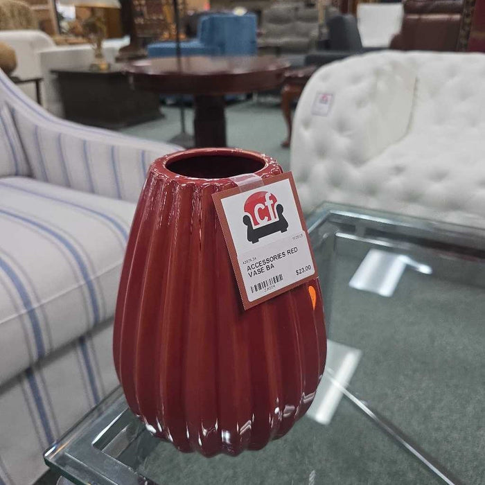 RED VASE BA