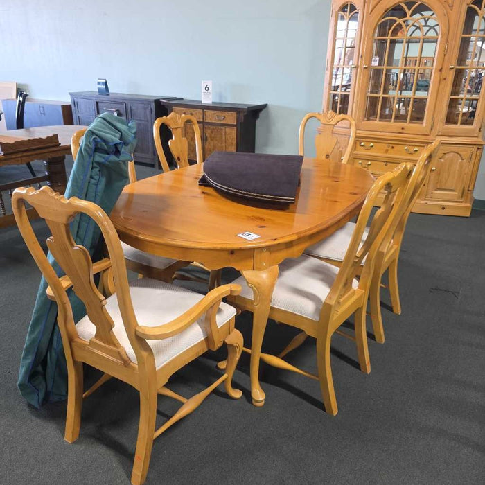 TABLE WITH 6 CHAIRS