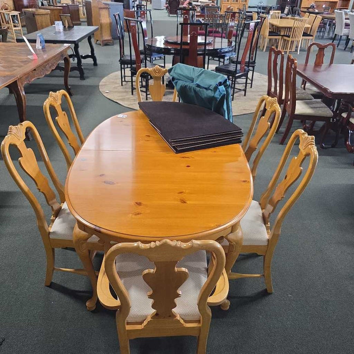 TABLE WITH 6 CHAIRS