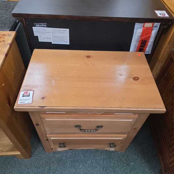 BROYHILL NIGHTSTAND AT