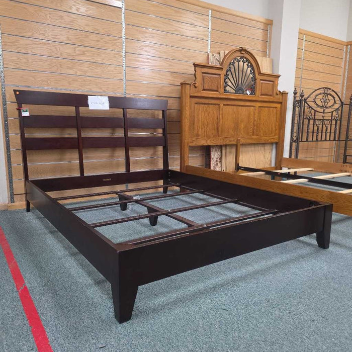 ETHAN ALLEN QUEEN BED ATH