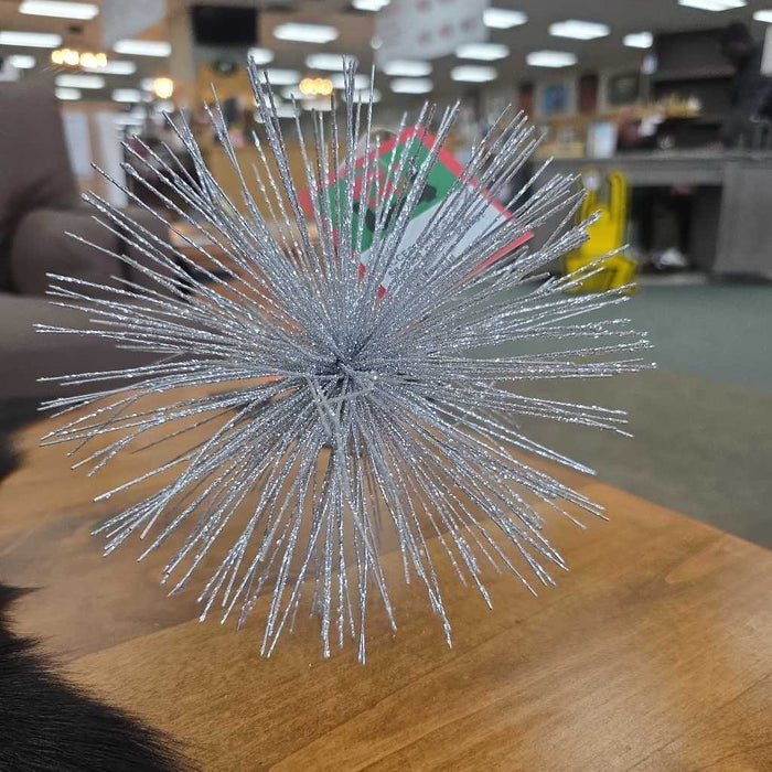 8" SILVER STAR BURST DECOR