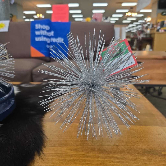 8" SILVER STAR BURST DECOR