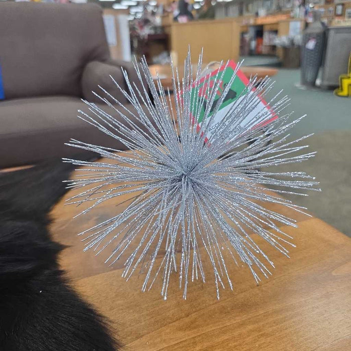 8" SILVER STAR BURST DECOR