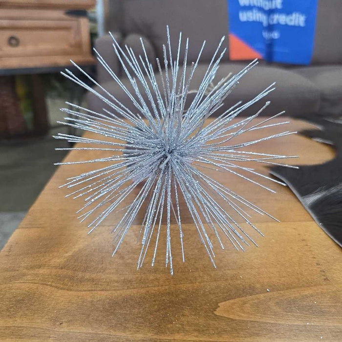 6" SILVER STAR BURST DECOR