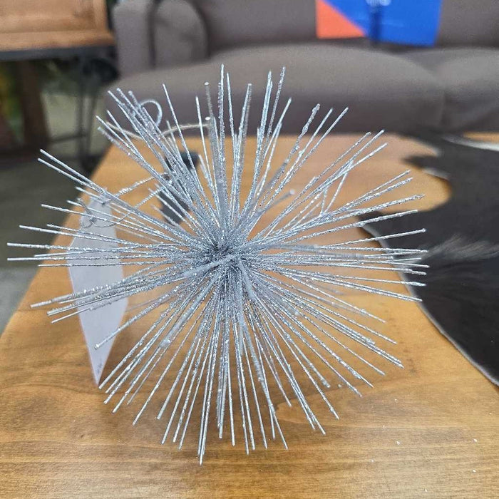 6" SILVER STAR BURST DECOR