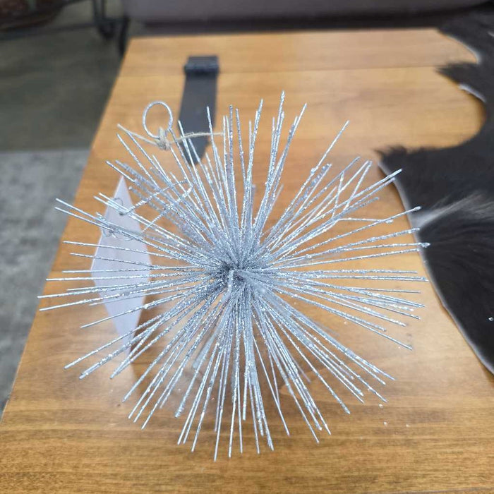 6" SILVER STAR BURST DECOR