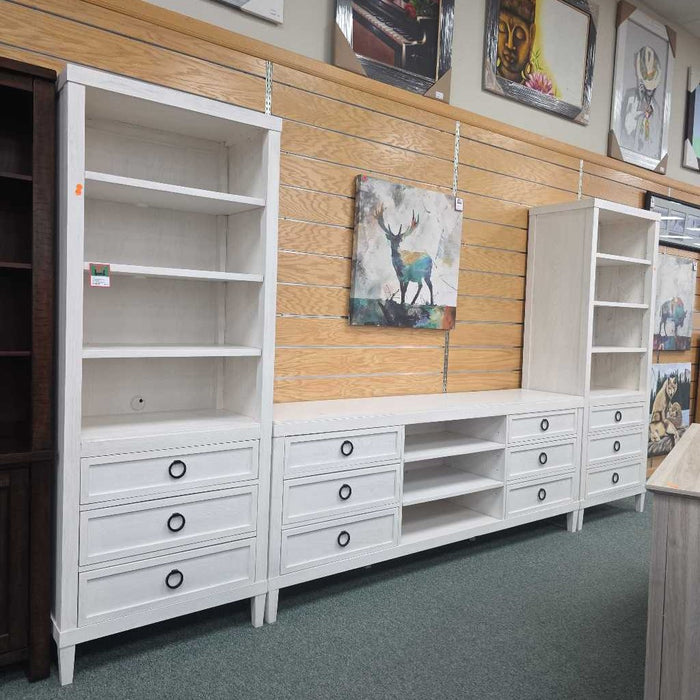 3 PC BASSETT ENTERTAINMENT CENTER KLH