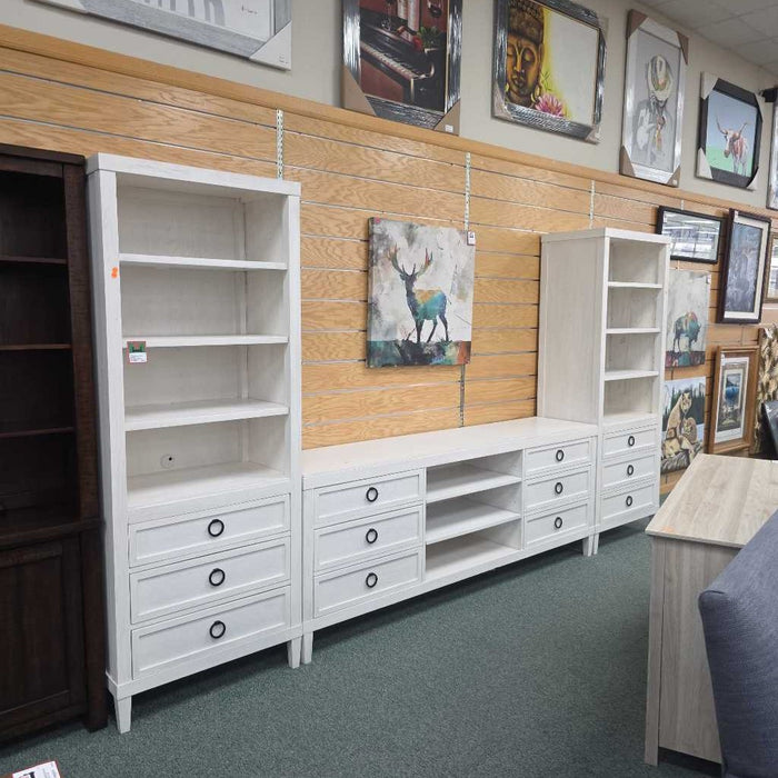 3 PC BASSETT ENTERTAINMENT CENTER KLH