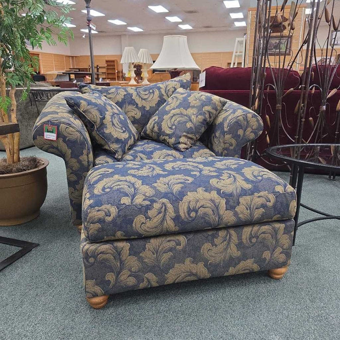 ACCENT CHAIR WITH OTTOMAN BST