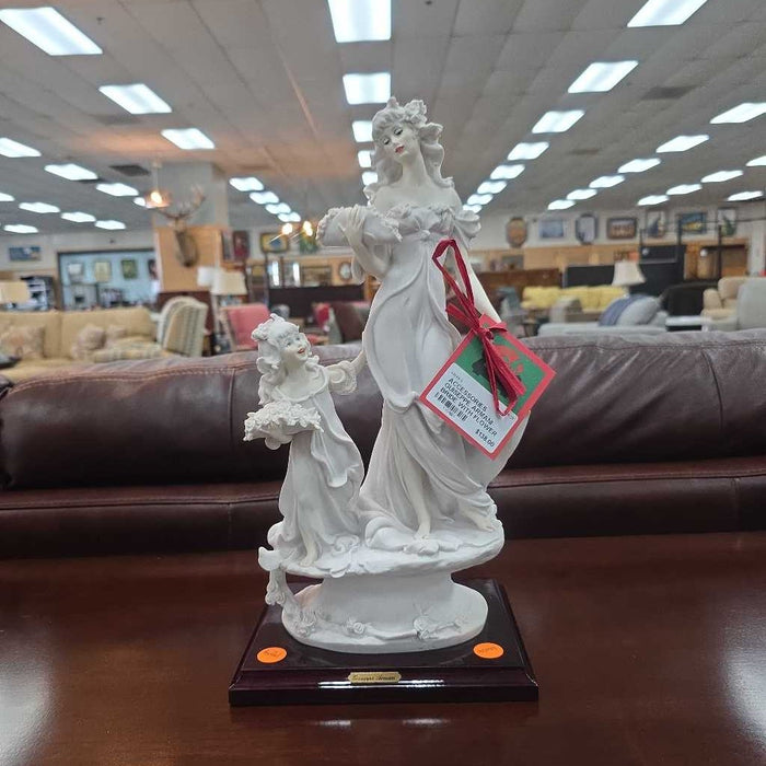 GUISEPPE ARMANI BRIDE WITH FLOWER GIRL SCULPTURE MI