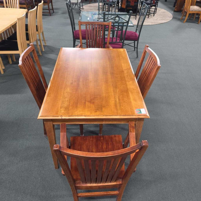 TABLE WITH 4 CHAIRS ALK