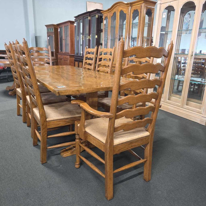 TABLE WITH 8 CHAIRS KLH