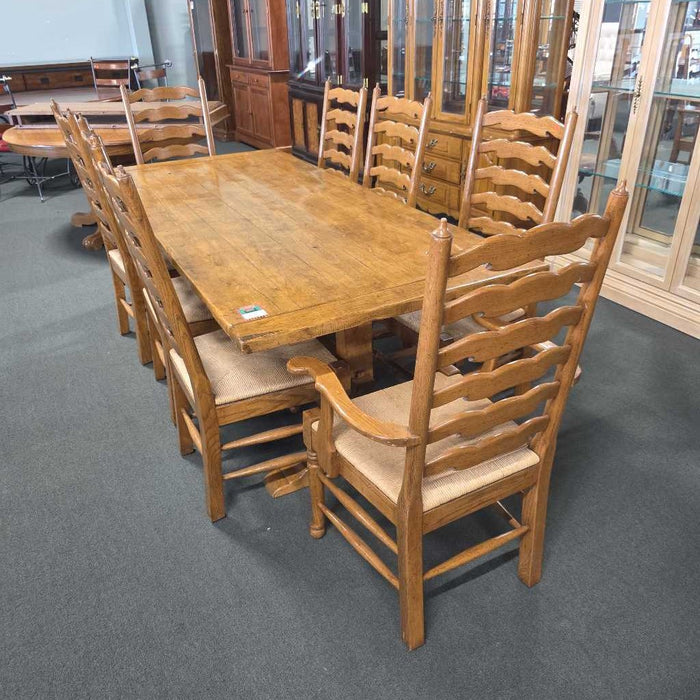 TABLE WITH 8 CHAIRS KLH