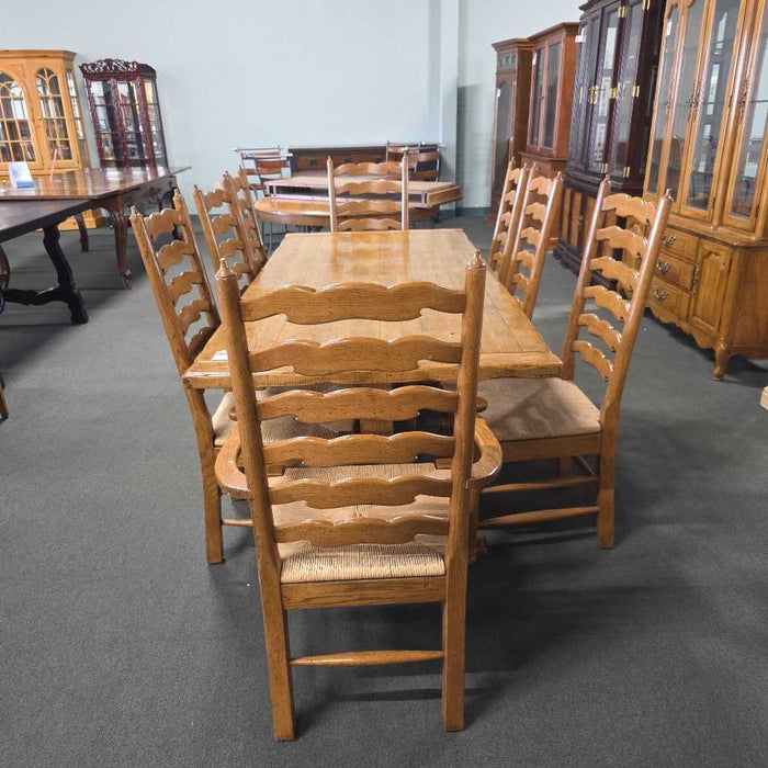 TABLE WITH 8 CHAIRS KLH