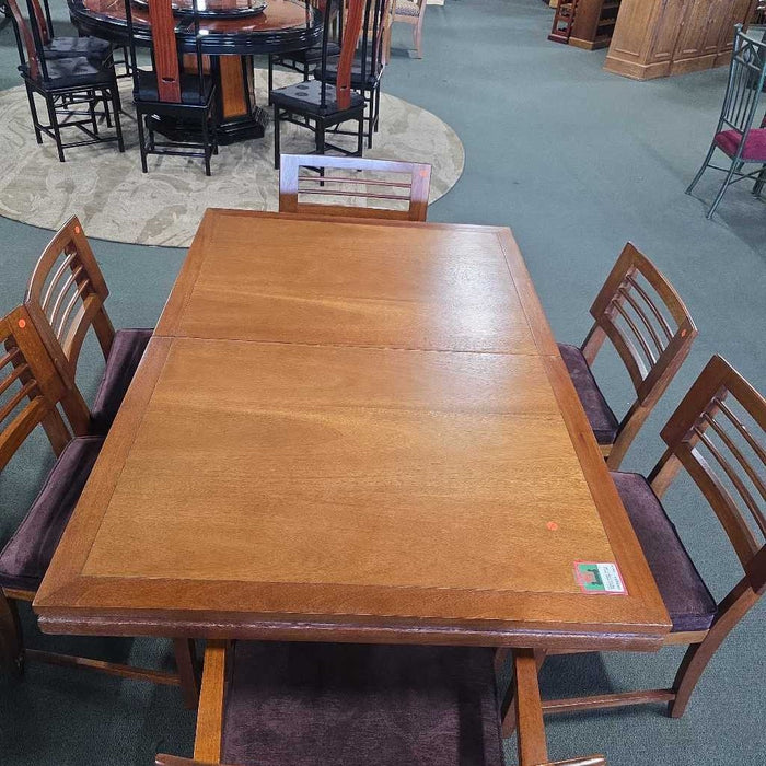 TABLE WITH 6 CHAIRS LSH