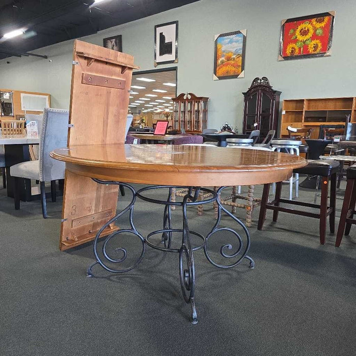 ETHAN ALLEN TABLE WITH 1 LEAF