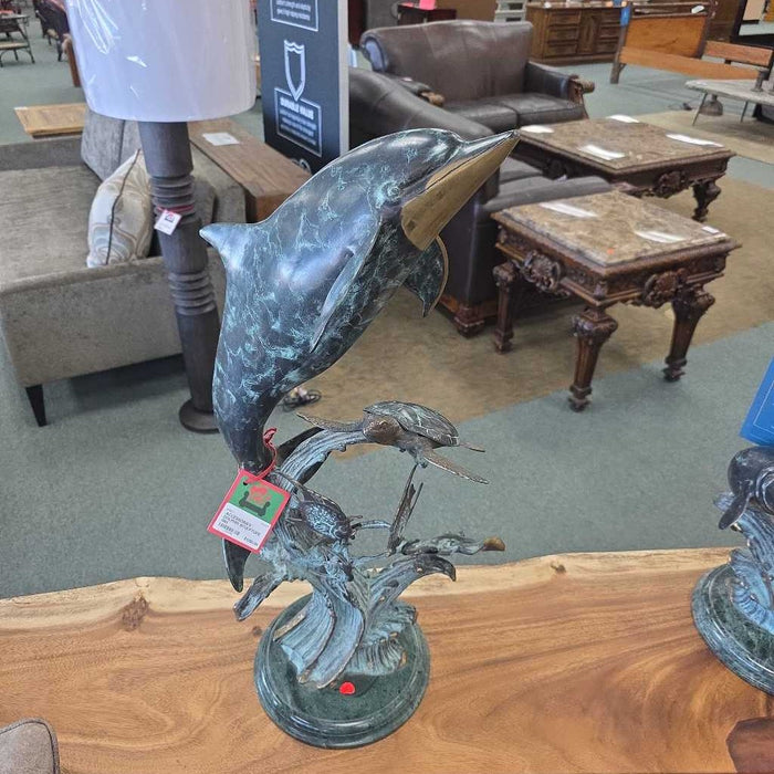 DOLPHIN SCULPTURE MIH