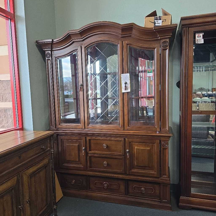 CHINA HUTCH 5473-50/55