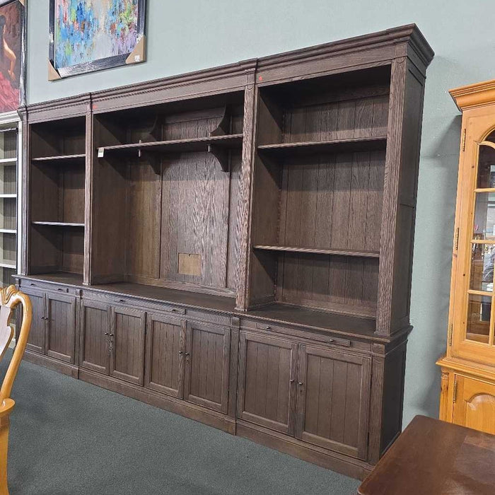 RH LIBRARY LARGE MEDIA SYSTEM BAHH