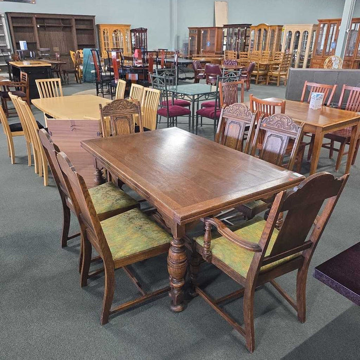 TABLE WITH 6 CHAIRS LLB
