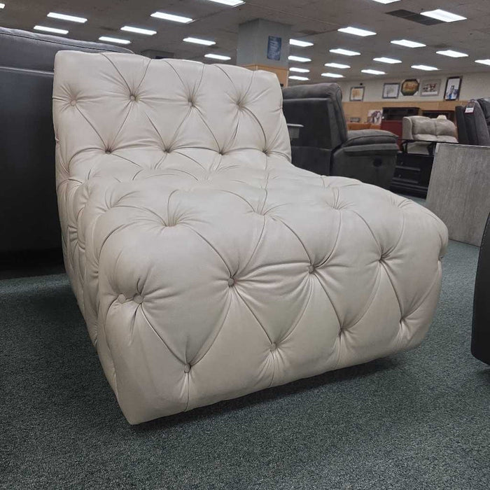 LEATHER TUFTED SWIVEL CHAIR MIH