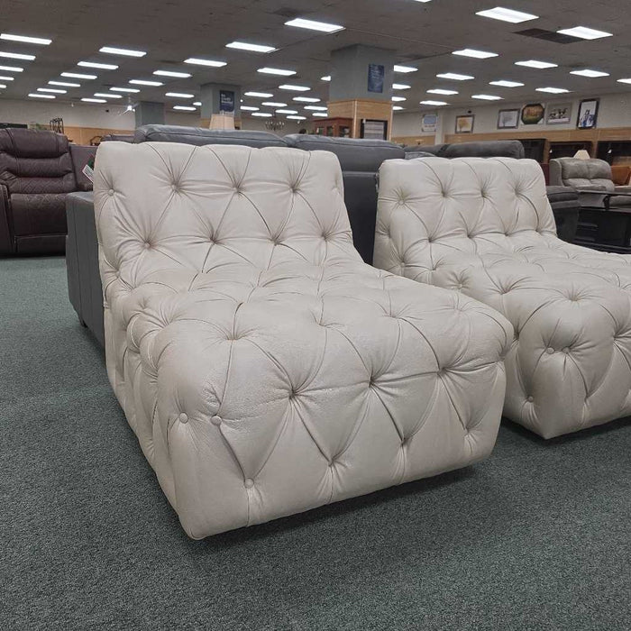 LEATHER TUFTED SWIVEL CHAIR MIH