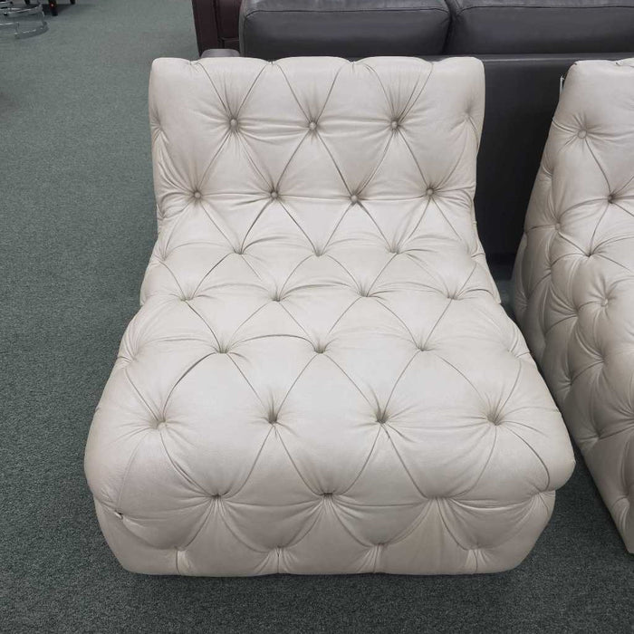 LEATHER TUFTED SWIVEL CHAIR MIH