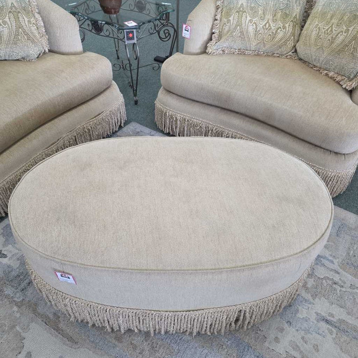 OVAL OTTOMAN KL