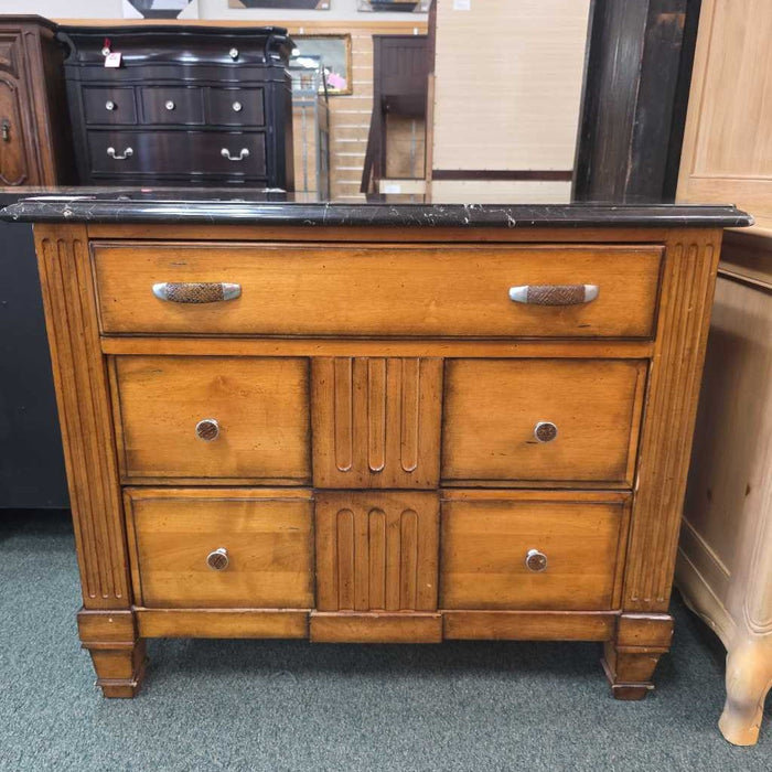 DRESSER BST