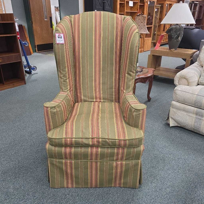 GREEN WINGBACK CHAIR MI