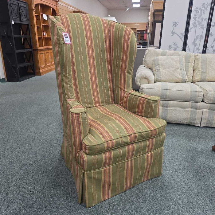 GREEN WINGBACK CHAIR MI