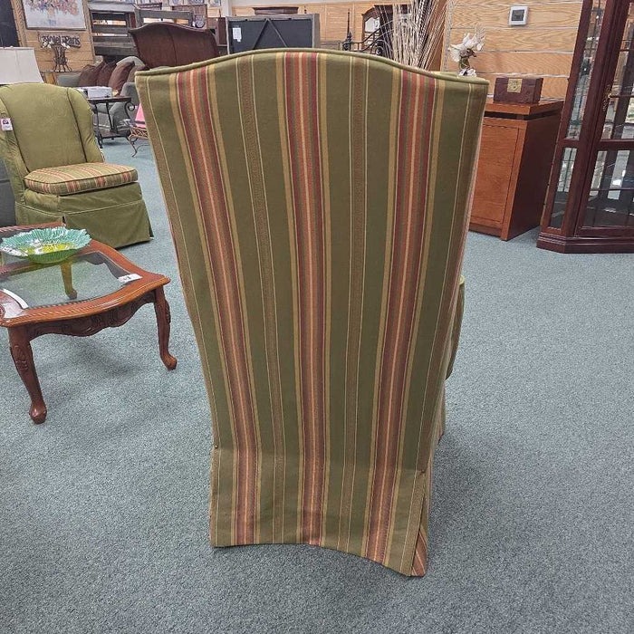 GREEN WINGBACK CHAIR MI