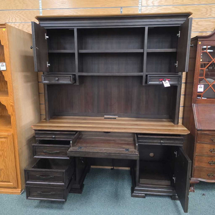DESK WITH HUTCH BHCH