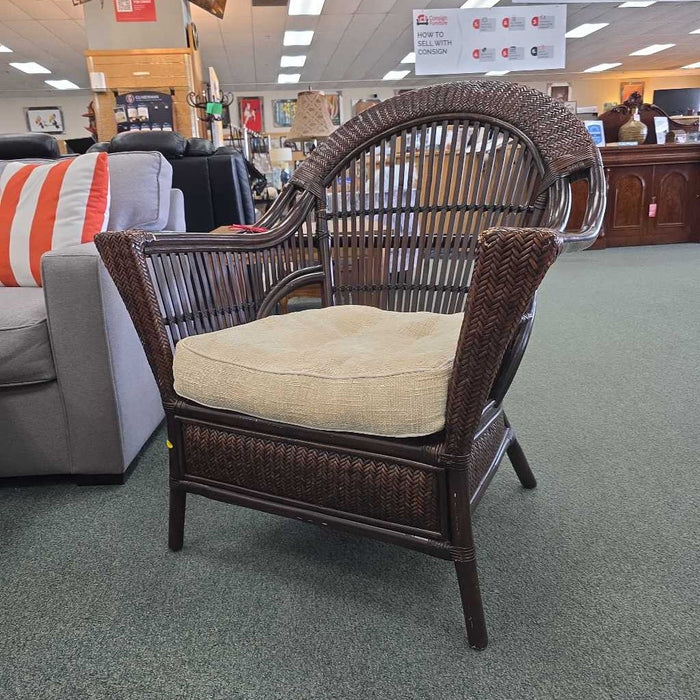ACCENT CHAIR MI