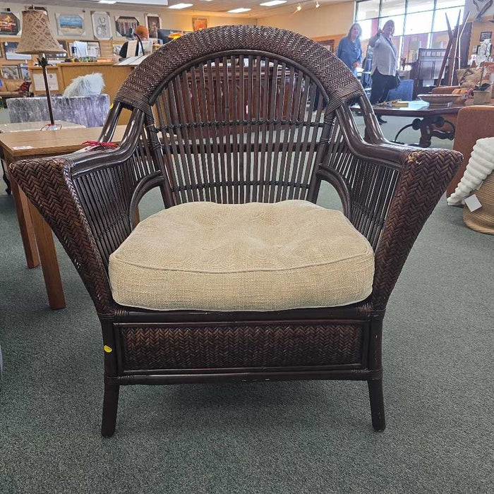 ACCENT CHAIR MI