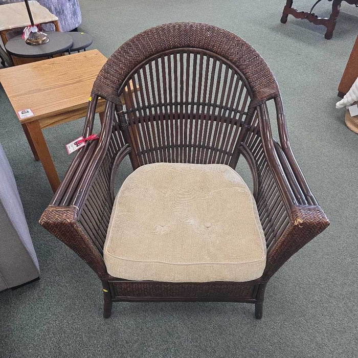 ACCENT CHAIR MI