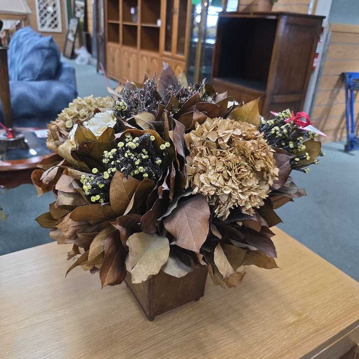 FLORAL ARRANGEMENT AT