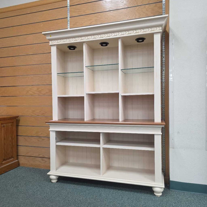 BOOKSHELF BTK