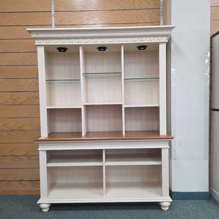 BOOKSHELF BTK