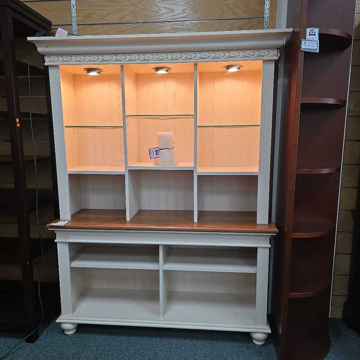 BOOKSHELF BTK