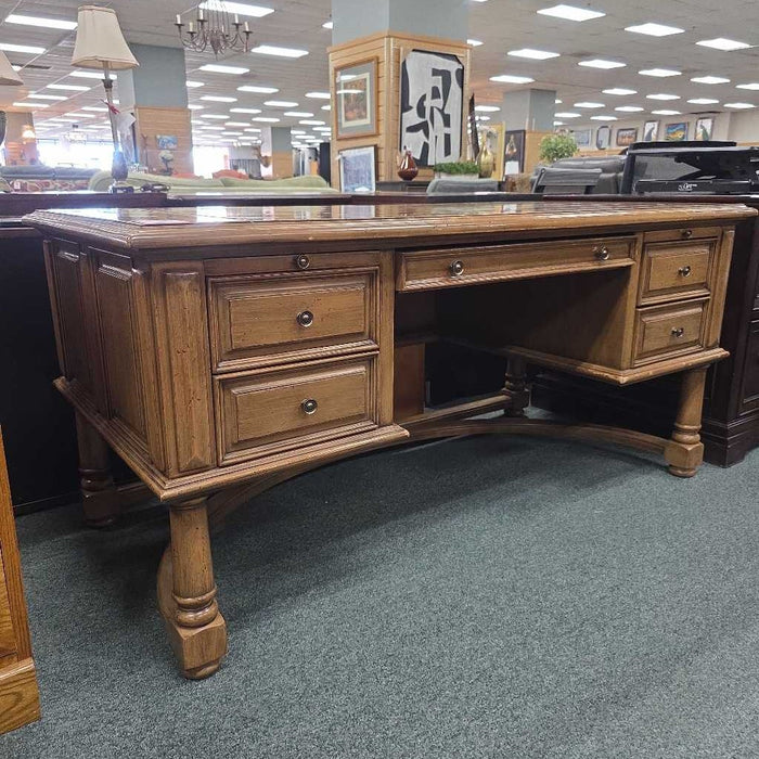 DESK BTK